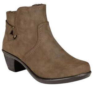 Easy Street Dawnta Booties - Brown